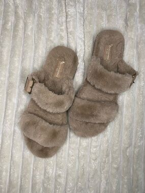 Koolaburra Women's Faux-Fur Slide Slippers in Taupe